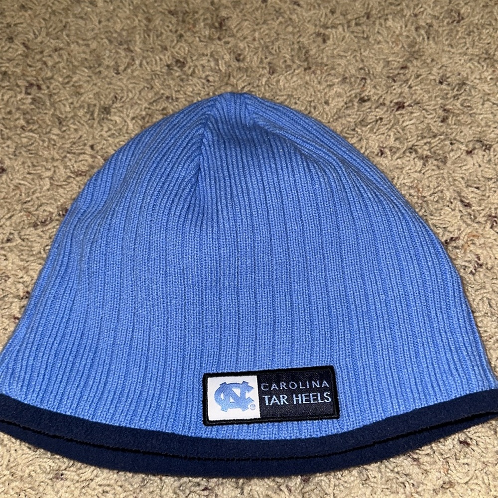 UNC Reversible Beanie - Picture 5 of 6